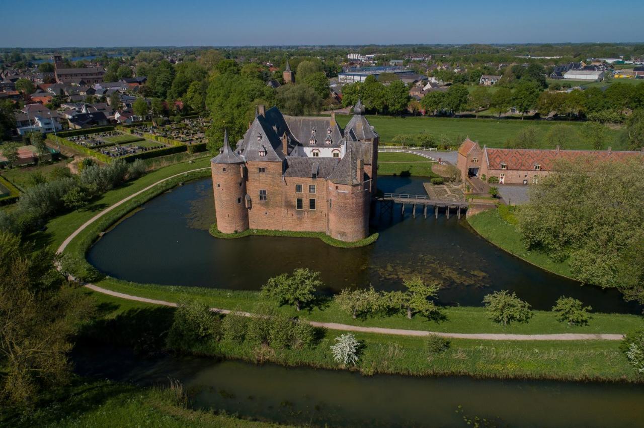 B&B Kasteel Ammersoyen Ammerzoden ภายนอก รูปภาพ